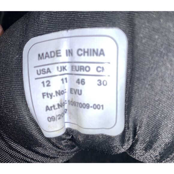 UNDER ARMOUR Mid FOOTBALL CLEATS BLACK/SILVER Men's US Size 12 - Picture 12 of 16